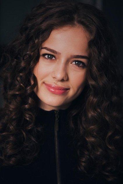Aryana Engineer - Actor Profile Photo