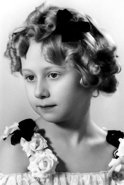 Betsy Gay - Actor Profile Photo
