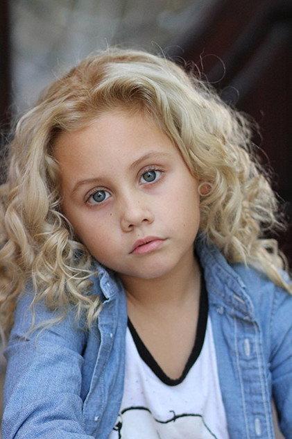 Channah Zeitung - Actor Profile Photo