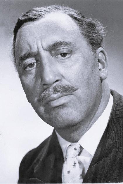 Grégoire Aslan - Actor Profile Photo