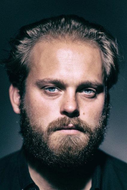 Simon Van Buyten - Actor Profile Photo