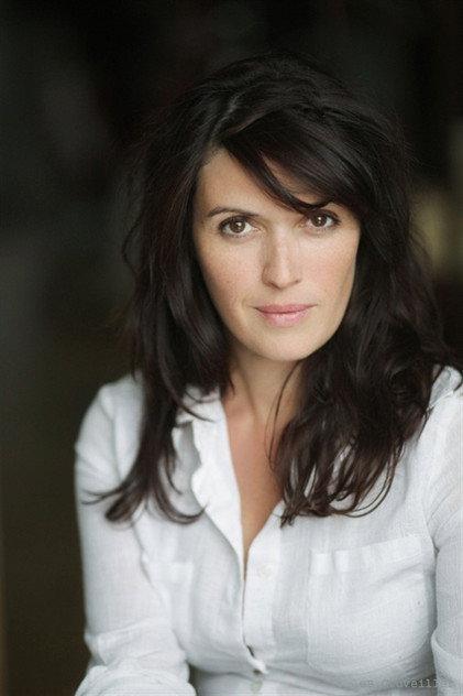Magaly Godenaire - Actor Profile Photo