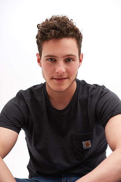 Guillaume Arnault - Actor Profile Photo