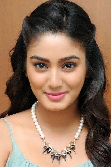 Sana Makbul - Actor Profile Photo