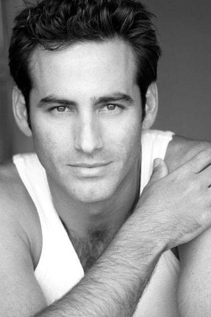 René Lavan - Actor Profile Photo