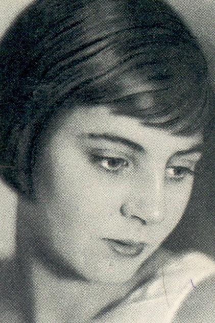 Ellen Schwanneke - Actor Profile Photo