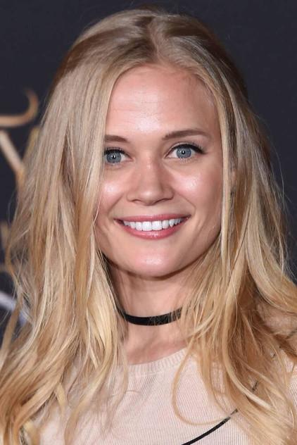 Carly Schroeder - Actor Profile Photo
