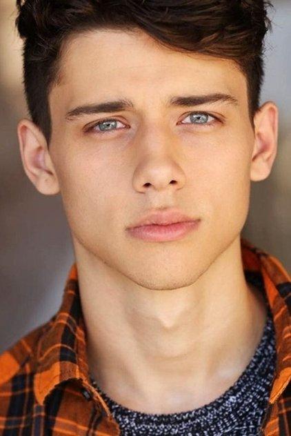 Uriah Shelton - Actor Profile Photo