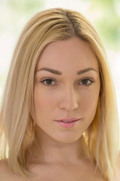 Lily LaBeau - Actor Profile Photo