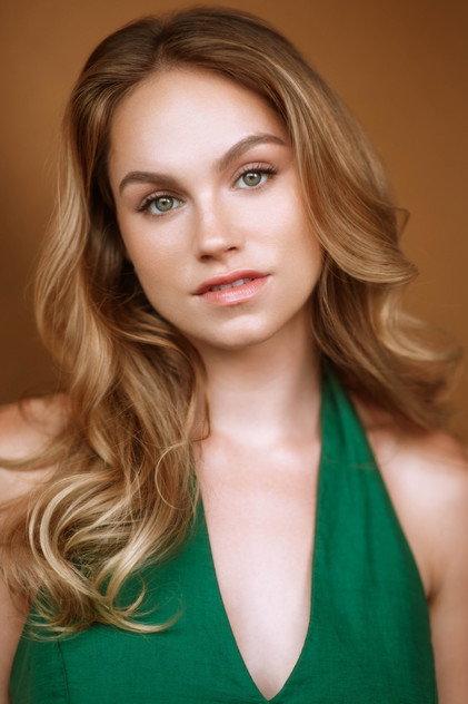 Ashley Dingwell - Actor Profile Photo