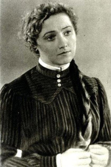 Elena Khromova - Actor Profile Photo