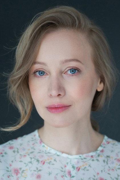 Mila Avgust - Actor Profile Photo