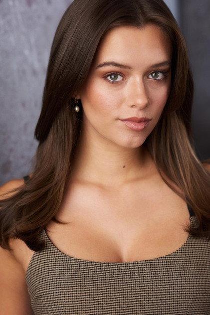 Sophie Swiszcz - Actor Profile Photo