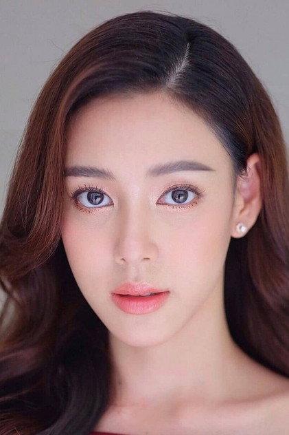 Pimpawee Kograbin - Actor Profile Photo