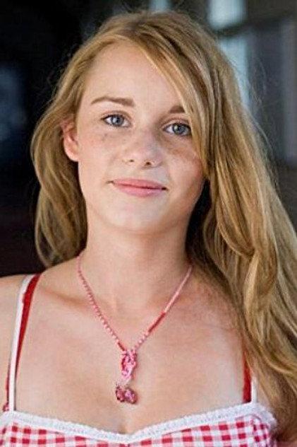 Anna Hausburg - Actor Profile Photo
