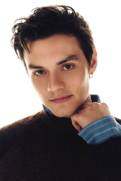 Louis Partridge - Actor Profile Photo