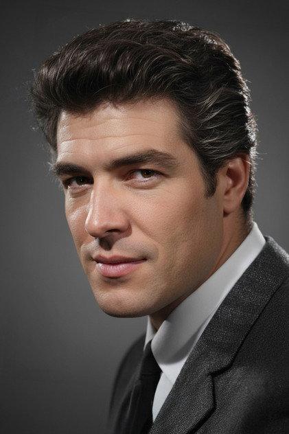 İzzet Günay - Actor Profile Photo