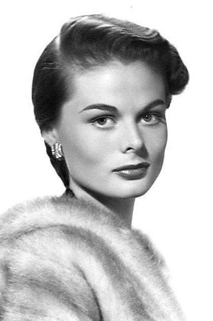 Dee Hartford - Actor Profile Photo