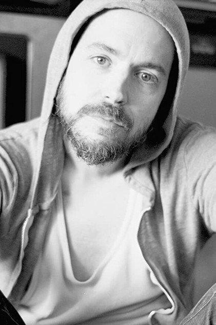 Lyon Smith - Actor Profile Photo