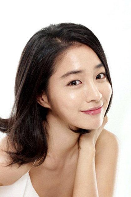 Lee Min-jung - Actor Profile Photo