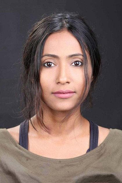 Mia Maelzer - Actor Profile Photo
