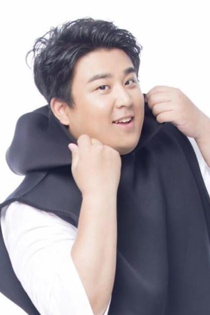 Zhen Yang - Actor Profile Photo