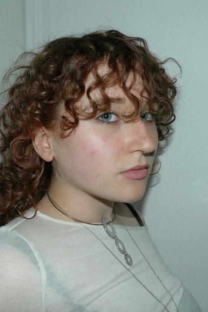 Aline Isbled - Actor Profile Photo