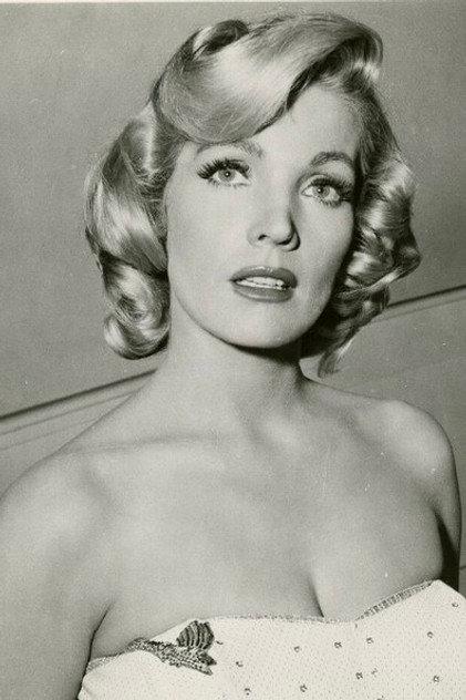 Juli Reding - Actor Profile Photo