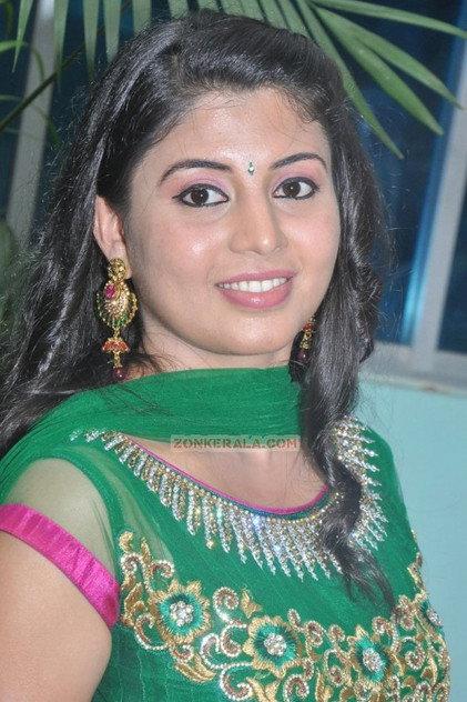 Nimisha Suresh - Actor Profile Photo