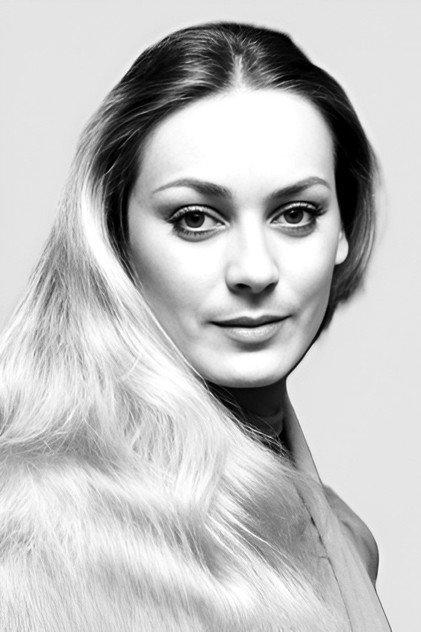 Geneviève Grad - Actor Profile Photo