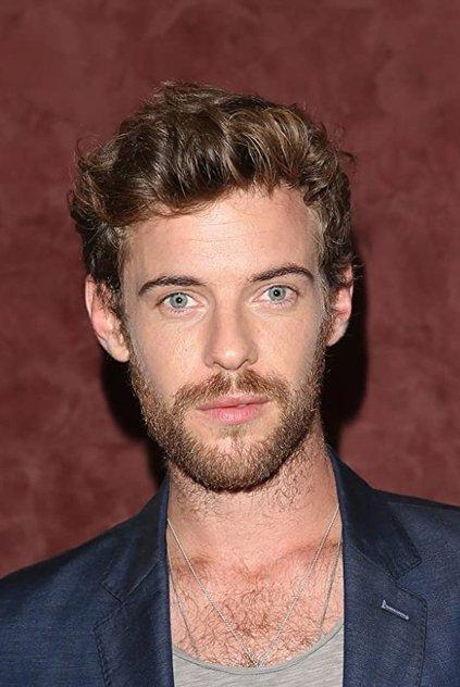 Harry Treadaway - Actor Profile Photo