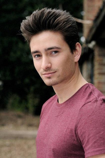Tom Bott - Actor Profile Photo