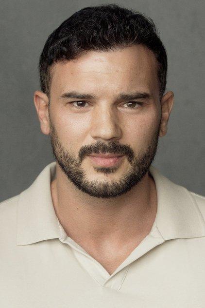 Steven Blades - Actor Profile Photo