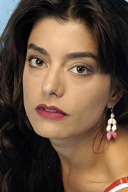 Daniela Lhorente - Actor Profile Photo