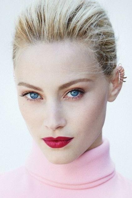Sarah Gadon - Actor Profile Photo