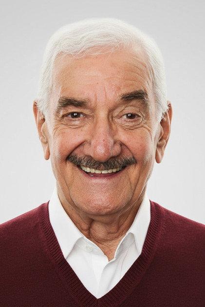 Safa Önal - Actor Profile Photo