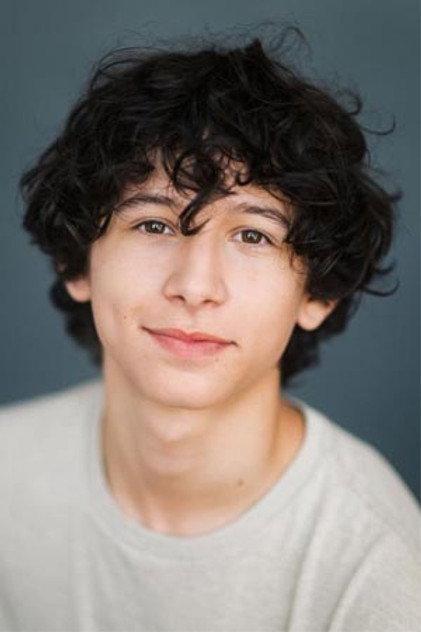 Gideon Klapow - Actor Profile Photo