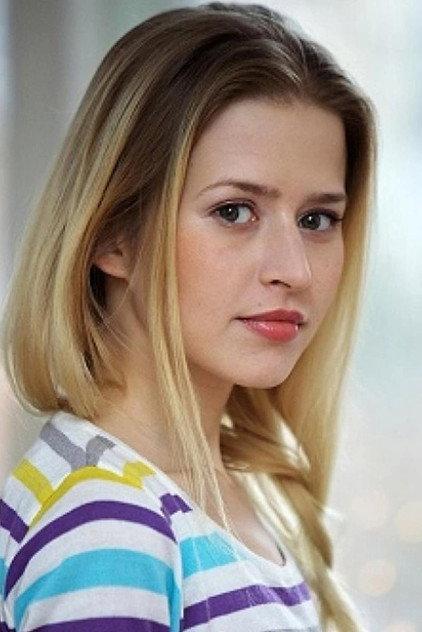 Janna Lisa Dombrowsky - Actor Profile Photo