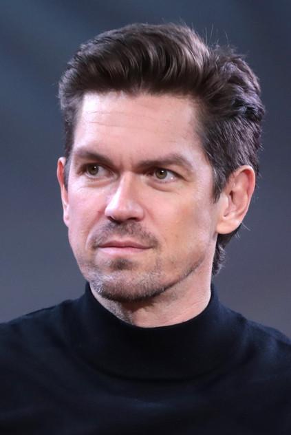 Steve Howey - Actor Profile Photo