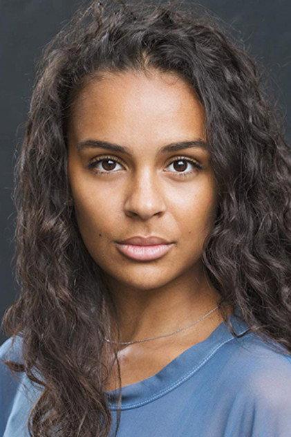 Carla Garratt - Actor Profile Photo