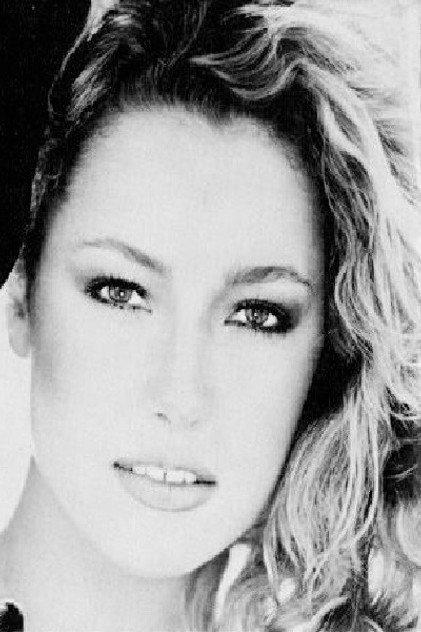 Sarah Langenfeld - Actor Profile Photo
