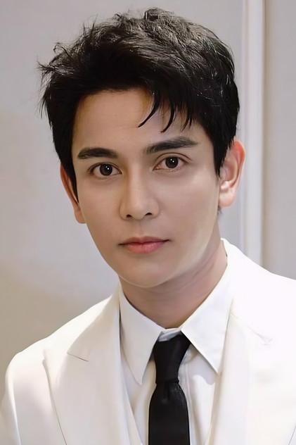 Napat Injaieua - Actor Profile Photo