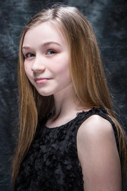 Lauren Kinsella - Actor Profile Photo