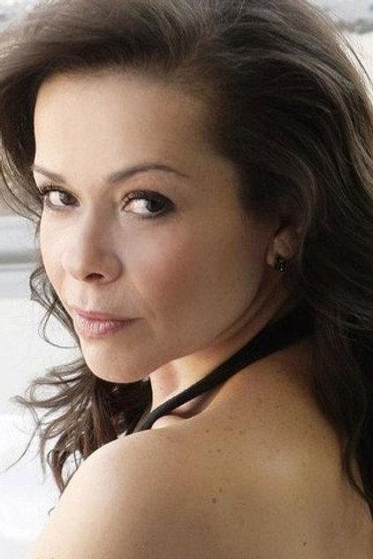 Thereza Piffer - Actor Profile Photo