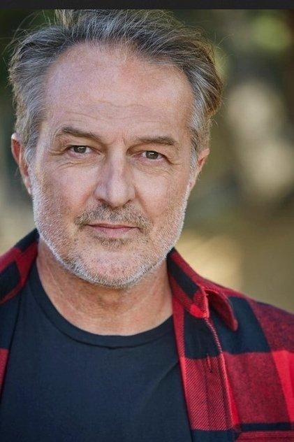 Dar Dixon - Actor Profile Photo