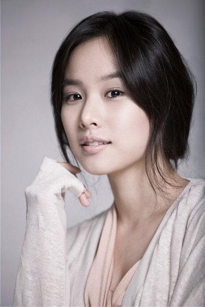 Jo Yoon-hee - Actor Profile Photo