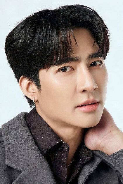 Pirapat Watthanasetsiri - Actor Profile Photo