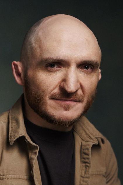 Leigh Gill - Actor Profile Photo