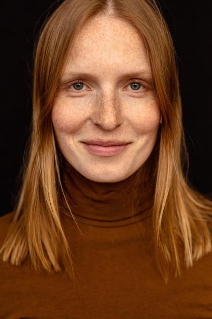 Karolina Rzepa - Actor Profile Photo