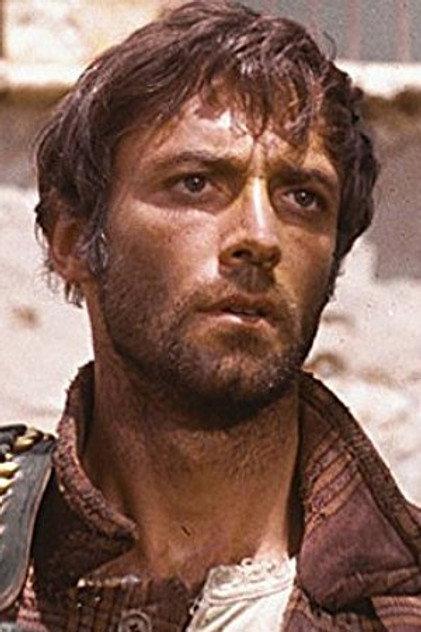 Thomas Hunter - Actor Profile Photo